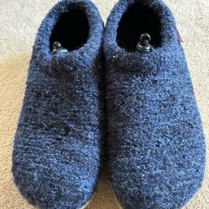 Giesswein slippers Sz 36  (5.5) unisex dark blue